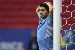 Suarez ruled out of Uruguay duty with knee injury