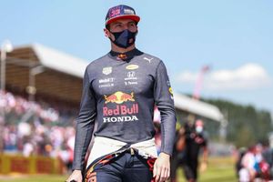 Hamilton saga 'just ridiculous', fumes Verstappen