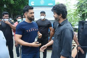 Master meets the blaster! MS Dhoni catches up with actor Vijay in Chennai and fans can't keep calm