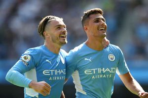 Manchester City 5-0 Arsenal: Guardiola's side inflict more misery on 10-man Gunners