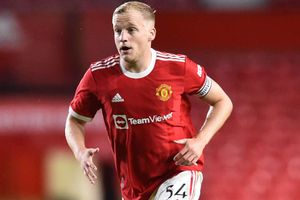 Manchester United outcast Van de Beek 'one of the most disappointing transfers ever' – Berbatov
