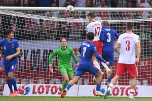 Poland 1-1 England: Substitute Szymanski steals stoppage-time point