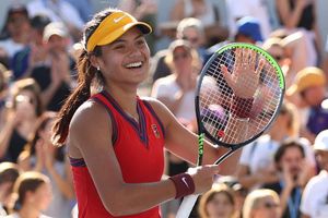 US Open: Qualifier Raducanu just denied double bagel but on course for Barty test