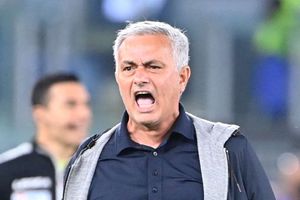Mourinho praises Roma's fighting spirit after matching Allegri's record home run