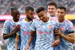 West Ham 1-2 Manchester United: Lingard haunts Hammers & De Gea saves penalty to seal comeback