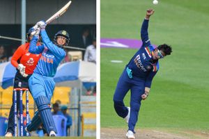 Mandhana, Deepti to play for title holders Sydney Thunder in WBBL 7