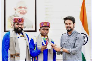 Sports Minister felicitates Mariyappan on winning silver in Tokyo Paralympics