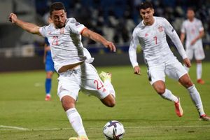 Kosovo 0-2 Spain: Torres and Fornals keep La Roja top of Group B