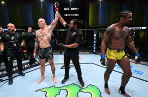 UFC Vegas 37 results and recap: Anthony Smith chokes out Ryan Spann for submission win
