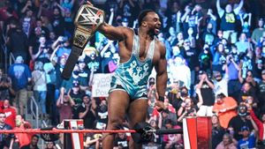 Big E cashes in MITB contract on Raw, becomes new WWE Champion