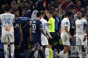 Marseille 0-0 Paris Saint-Germain: Hakimi sent off as leaders held in Le Classique
