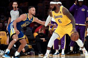 NBA: Curry's triple-double sinks Lakers on opening night, Giannis and Bucks start defence with Nets rout