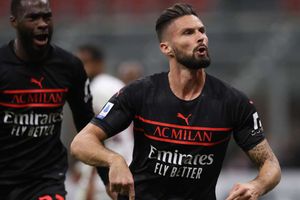 Milan 1-0 Torino: Giroud the difference as Rossoneri usurp Napoli at the summit
