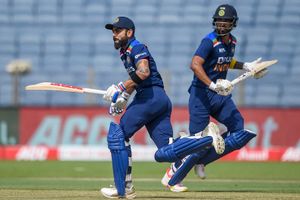 Dravid as new coach? Check out Kohli's reaction