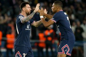 Mbappe can replace Messi and Ronaldo, says former PSG boss Blanc