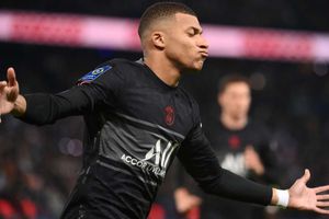 Paris Saint-Germain 2-1 Angers: Mbappe spot on to snatch victory for Pochettino