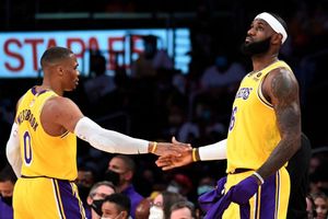 LeBron 'not worried at all' about Westbrook after 'first-game jitters' for Lakers