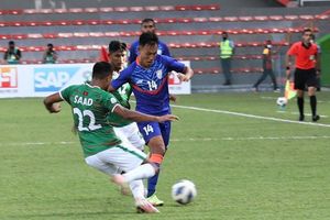 India held to a draw by Bangladesh in SAFF Championships opener; Sunil Chhetri scores for Blue Tigers