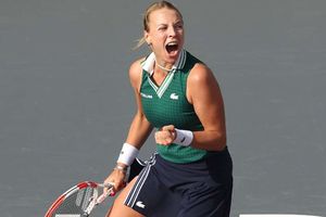 WTA Finals: Kontaveit keeps up electric form against Krejcikova