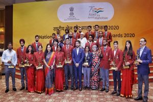 Sports Minister physically hands over Khel Ratna, Arjuna Awards to winners of National Sports Awards 2020