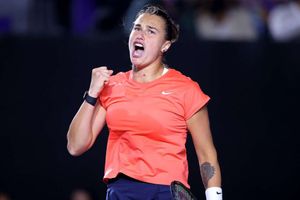 WTA Finals: Sabalenka rallies past Swiatek to keep semi-final hopes alive