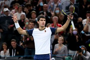 Alcaraz impresses again as Medvedev and Zverev ease through