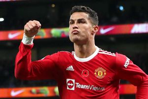 The Best FIFA Men's Player award: Messi, Ronaldo and Salah lead nominees