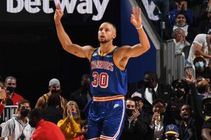 NBA: Curry goes off for 50-point double-double, Bulls charge down Nets and Jokic ejected after flooring Morris