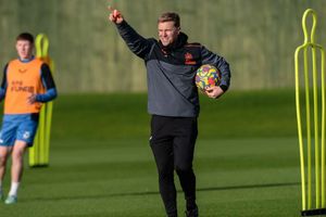 Eddie Howe to be in dugout against Arsenal after missing Newcastle bow with COVID-19