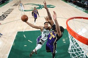 NBA: Giannis dominates Lakers in 47-point display and Suns soar to 10th straight win