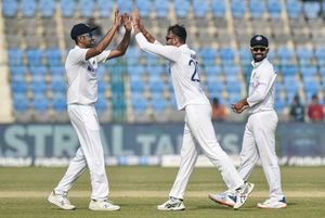 India vs New Zealand 1st Test: Day 3, Session 2: Axar Patel brings hosts back