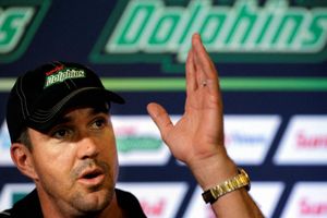 Kevin Pietersen tweets in Hindi to back under pressure Team India, says players are not robots