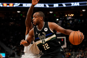 Middleton set for Bucks return after COVID-19 absence