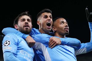 Manchester City 2-1 Paris Saint-Germain: Jesus seals top spot for scintillating City