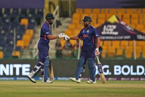 T20 World Cup 2021: India batsmen did not score against good bowlers, lashes Gavaskar