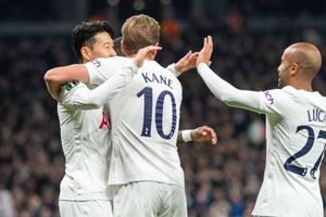 Tottenham 3-2 Vitesse: Conte claims debut win as three see red