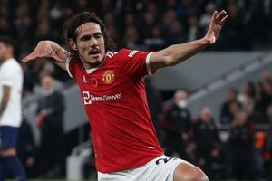 Rumour Has It: Man Utd's Cavani to join Barca as Aguero replacement, Martial wants Juve