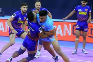 PKL: Naveen shines in Dabang Delhi's win over Bengal Warriors; UP Yoddha secure draw with Gujarat Giants