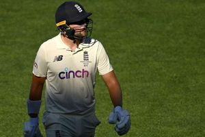 Ashes 2021-22: Malan left 'disappointed and frustrated' as England falter again
