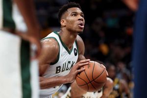 Giannis posts 41-point double-double as Bucks end Rockets streak, Durant powers Nets
