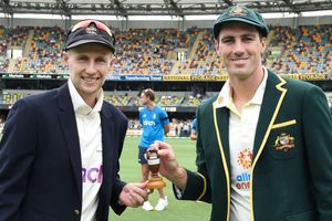 Ashes 2021-22: Broad joins Anderson on sidelines for opening Gabba Test as England win toss