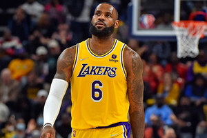 Lakers beaten by Grizzlies despite LeBron triple-double, Jazz trounce 76ers