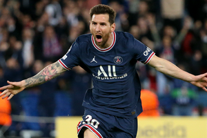 Messi wins Champions League Goal of the Group Stage award
