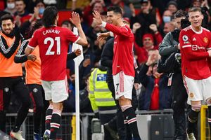 Manchester United 3-1 Burnley: Ronaldo among scorers as United beat Clarets