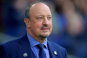 Everton back Benitez as Brands makes 'difficult' decision to walk away