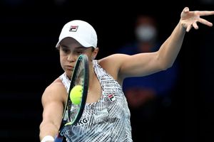 Australian Open: Ash Barty bests Amanda Anisimova to ease through to quarter-finals