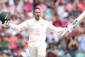 Ashes: Usman Khawaja hits century as Australia rattle England at Sydney