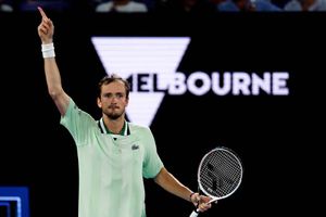 Daniil Medvedev blasts awful crowd at Australian Open: 'Not sure I want to play tennis'