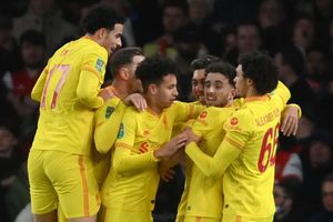 Arsenal 0-2 Liverpool (0-2 agg): Jota double sends Reds into EFL Cup final