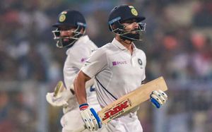 South Africa's Day 3 aim: Dismiss 'headaches' Virat Kohli, Cheteshwar Pujara early